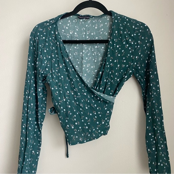 Brandy Melville crop teal green floral vneck coco - Picture 4 of 7